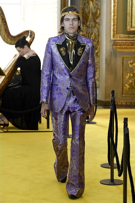 gucci cruise 18 mens|Gucci Cruise 2018 Men's Runway Collection .